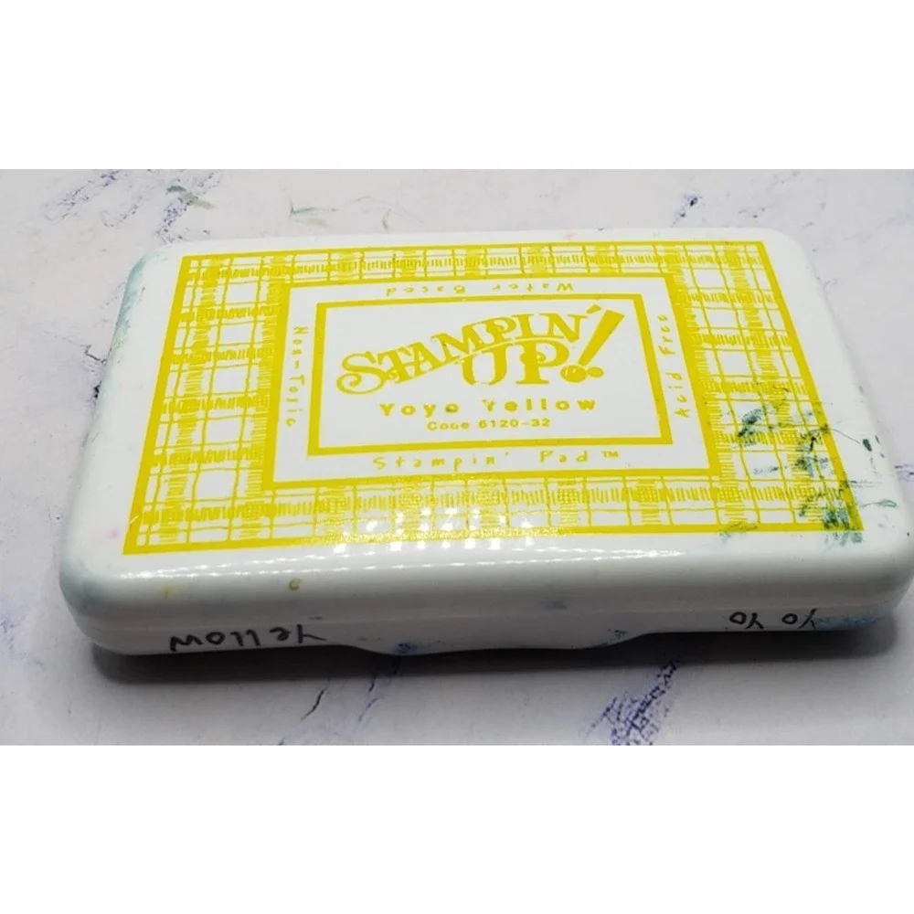 Stampin’ Up! Yo-yo Yellow Water Based Dye Ink Original Style Pad 32-107
